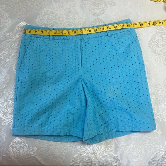 Talbots Blue Floral Eyelet High Rise Lined Shorts Size 8 - Picture 3 of 7